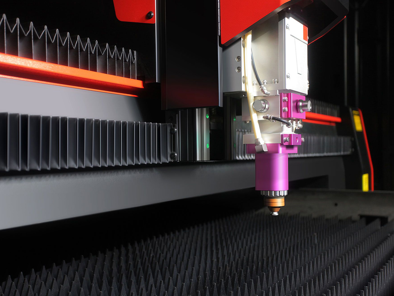 Product Page 3 D-SOAR-Fiber-Laser-Cutting-Machine3